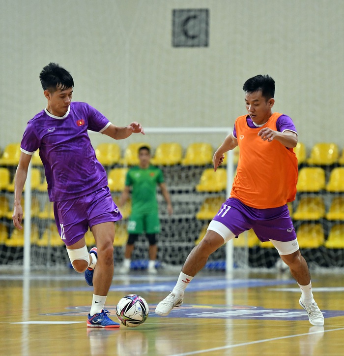 Đội tuyển futsal Việt Nam có buổi tập đầu tiên tại Lithuania, chuẩn bị cho World Cup 2021 - Ảnh 1.