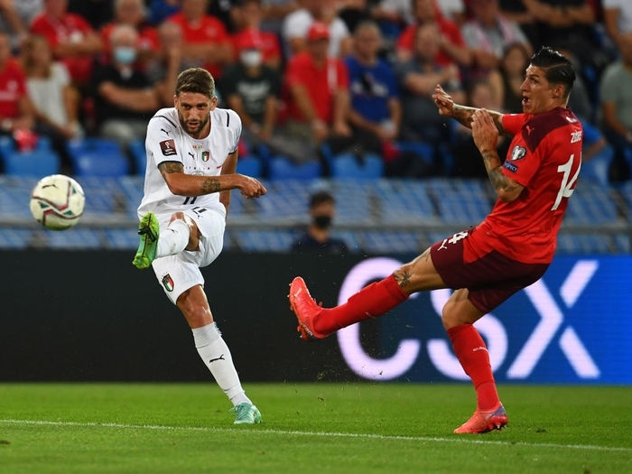 Jorginho đá hỏng 11m, Italia hoà Thuỵ Sĩ trong trận cầu không bàn thắng - Ảnh 3.