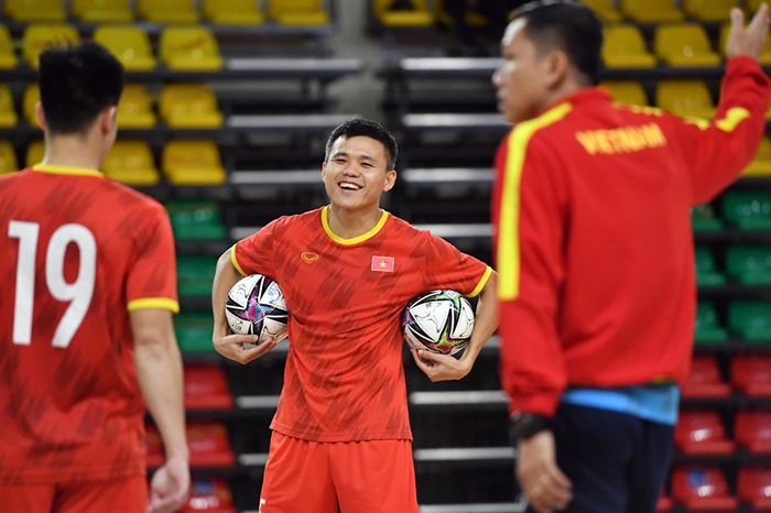 Đội tuyển futsal Việt Nam nâng khối lượng bài tập để đối đầu Brazil ở World Cup 2021 - Ảnh 6.