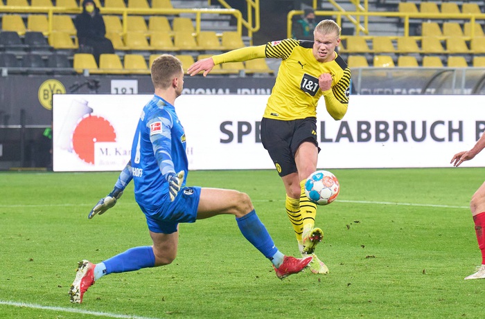 Haaland lập cú đúp giúp Dortmund áp sát ngôi đầu bảng - Ảnh 5.