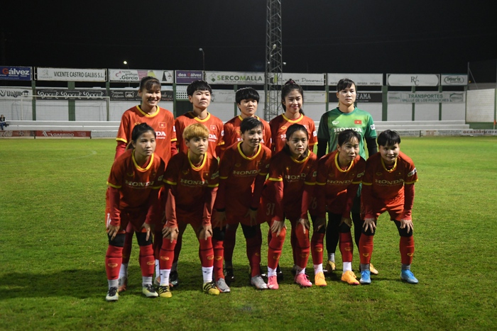 ĐT nữ Việt Nam sang Ấn Độ với chỉ 6 cầu thủ, chỉ mong có đủ 11 người để thi đấu  - Ảnh 1.