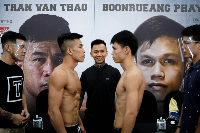 Nhà cựu vô địch boxing châu Á Trần Văn Thảo quyết cho đối thủ người Thái phải ôm hận - Ảnh 2.