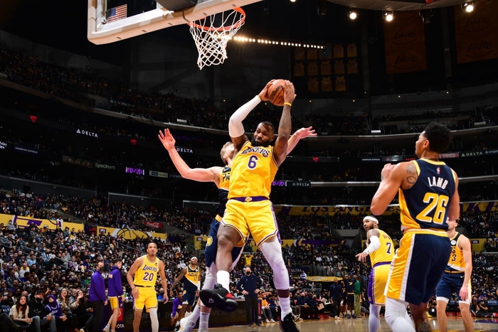 Los Angeles Lakers thua ngược đầy thất vọng trước Indiana Pacers - Ảnh 1.