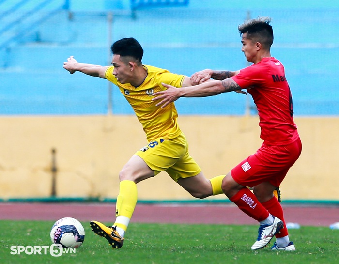HLV Hà Nội FC nổi giận với cầu thủ HAGL cho Hải Phòng mượn - Ảnh 10.
