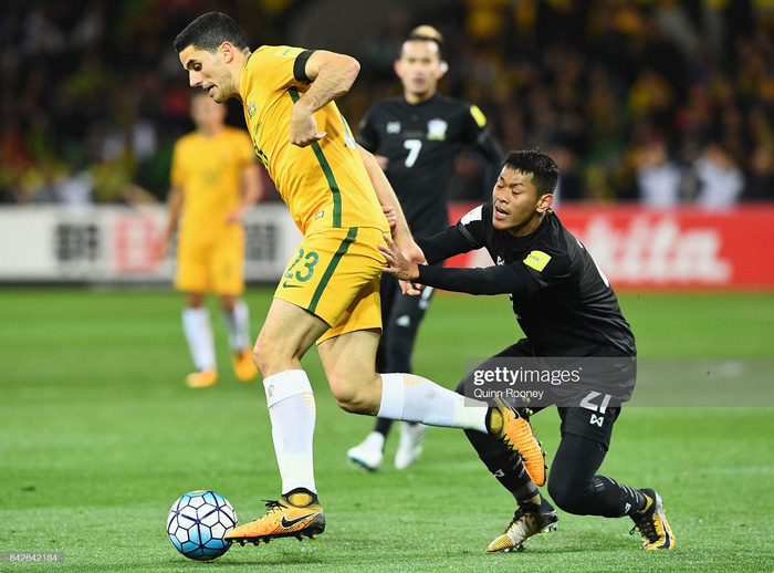 Trên cùng sân đấu với tuyển Việt Nam, tuyển Thái Lan đã chơi thế nào trước tuyển Australia? - Ảnh 1.