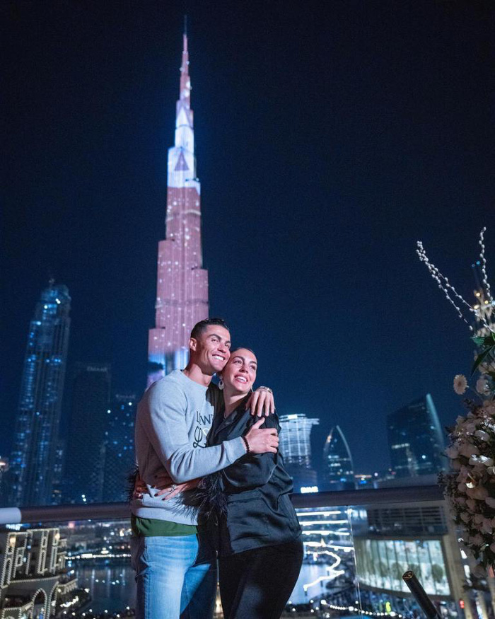 Sinh nhật Georgina, Ronaldo ra tay cực gắt, cho bạn gái một đêm sáng nhất Dubai - Ảnh 4.