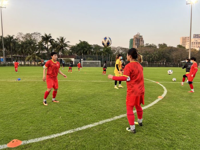 ĐT nữ Việt Nam chuyển khách sạn, chuẩn bị đấu Trung Quốc để giành vé dự World Cup 2023 - Ảnh 2.