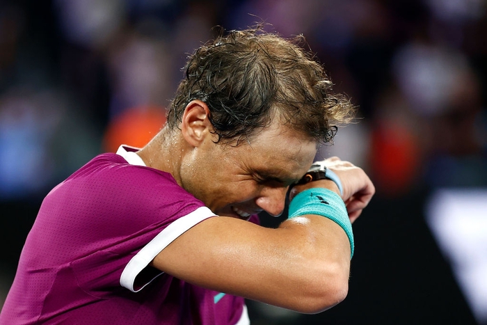 Khoảnh khắc lịch sử: Nadal cười như &quot;mất trí&quot; sau màn ngược dòng khó tin ở chung kết Australian Open - Ảnh 4.