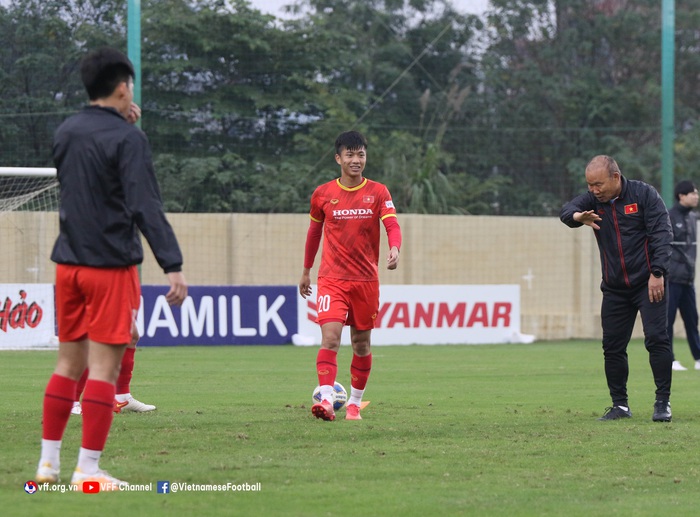 VFF khẳng định Phan Văn Đức không bị treo giò trận gặp Trung Quốc, trái ngược cập nhật của FIFA - Ảnh 2.