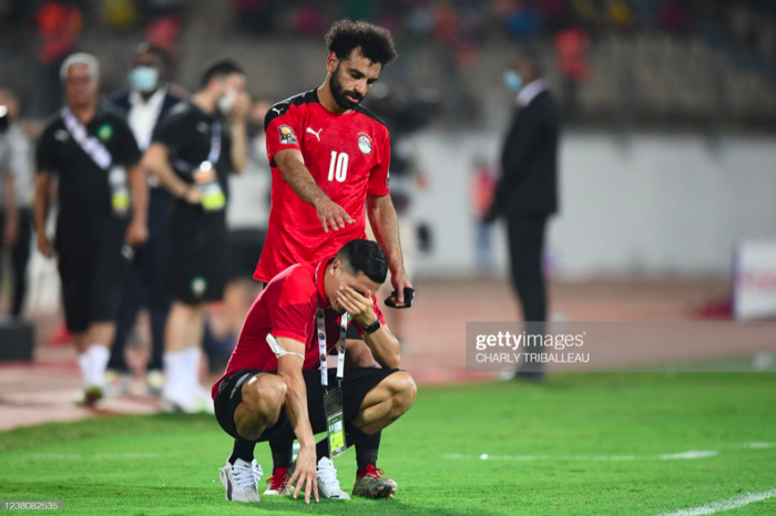 Đối thủ khóc hết nước mắt, Salah ôm động viên đầy tình cảm - Ảnh 5.