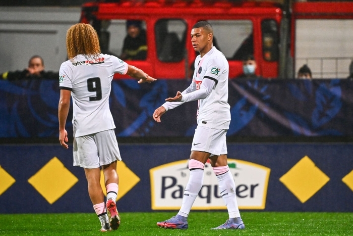 Mbappe lập hat-trick giúp PSG thắng tưng bừng ở trận đầu tiên trong năm 2022 - Ảnh 5.