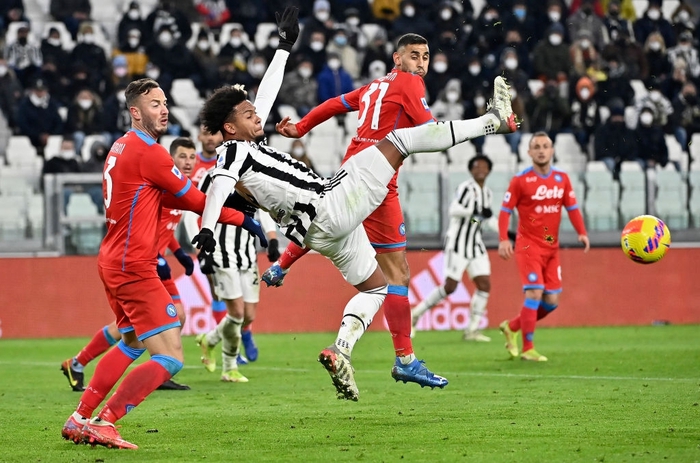 Các ngôi sao tỏa sáng, Juventus và Napoli cầm hòa nhau sau 90 phút đôi công mãn nhãn - Ảnh 6.