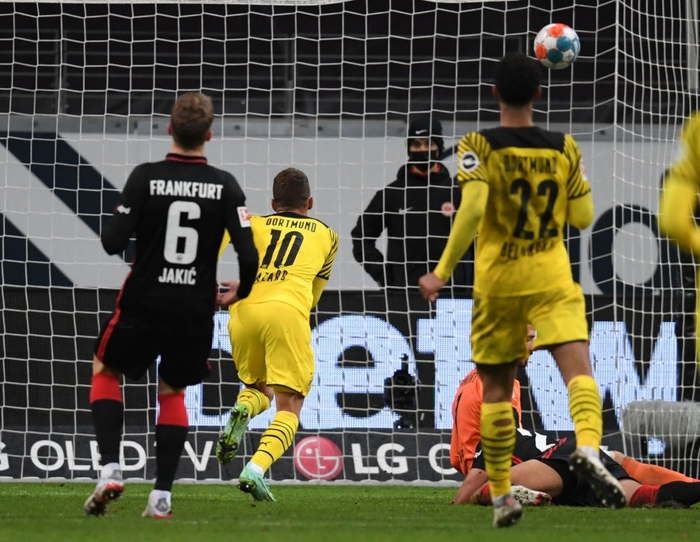 Dortmund lội ngược dòng không tưởng ở trận đầu tiên trong năm 2022 - Ảnh 4.