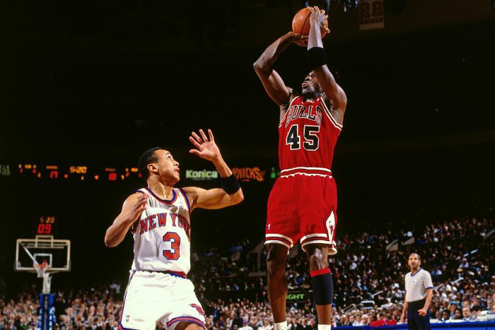 Michael Jordan từng khiến Chicago Bulls “bốc hơi” 2,5 tỷ chỉ vì chiếc áo đấu - Ảnh 2.