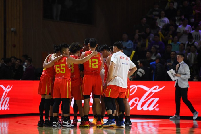 HLV đội tuyển bóng rổ Việt Nam rung động vì cổ động viên xa xứ tại vòng sơ loại FIBA Asia Cup 2025 - Ảnh 1.