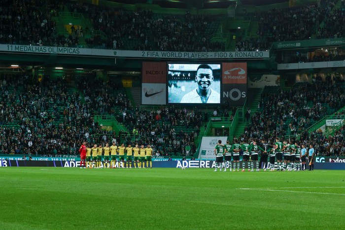 Sao bóng đá Pháp rơi nước mắt trên sân khi hay tin Pele qua đời - Ảnh 5.