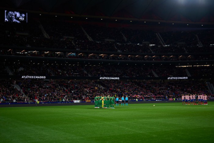 Sao bóng đá Pháp rơi nước mắt trên sân khi hay tin Pele qua đời - Ảnh 4.