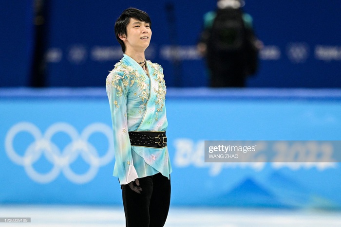 Đứng lên sau cú ngã, Hanyu tạm vươn lên vị trí đầu bảng nội dung trượt băng đơn nam Olympic Bắc Kinh 2022 - Ảnh 7.