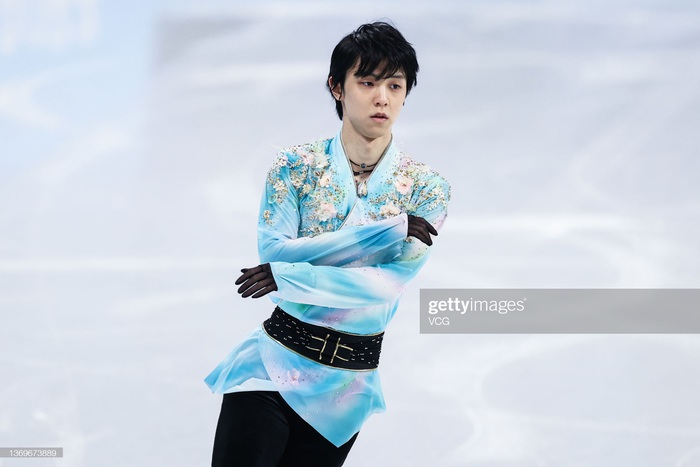 Đứng lên sau cú ngã, Hanyu tạm vươn lên vị trí đầu bảng nội dung trượt băng đơn nam Olympic Bắc Kinh 2022 - Ảnh 5.