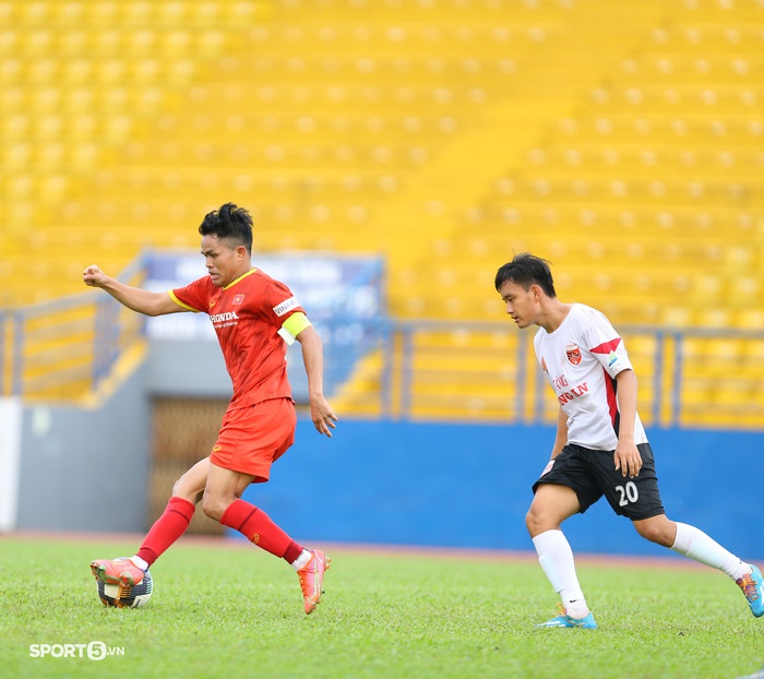 Sao trẻ HAGL toả sáng giúp U23 Việt Nam thắng 4-1 Long An - Ảnh 1.