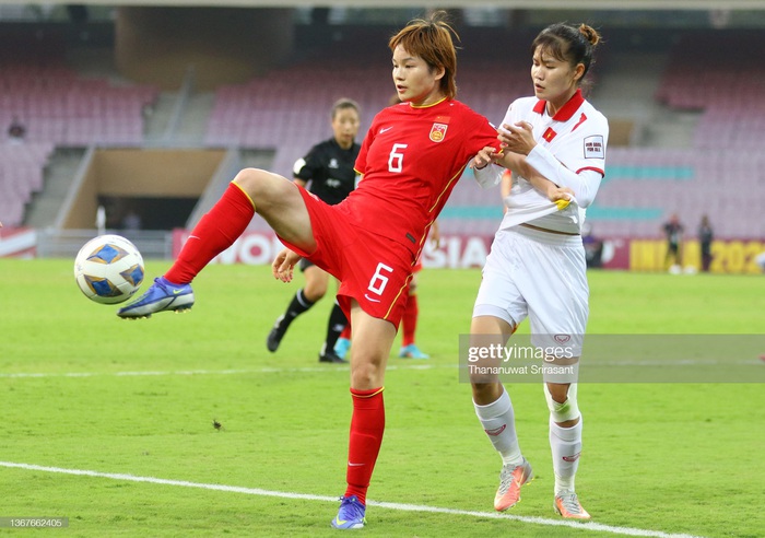 Thành viên tuyển Trung Quốc bật cười khi tuyển Việt Nam đi tập với 3 cầu thủ - Ảnh 1.