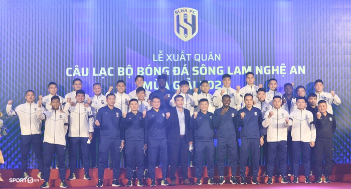 Sông Lam Nghệ An dùng đội hình &quot;chẳng giống ai&quot; nhắm đến top 3 V.League  - Ảnh 2.