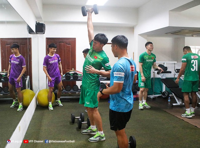 U23 Việt Nam chỉ được tập gym tại khách sạn sau khi toàn đội có kết quả âm tính Covid-19 - Ảnh 3.