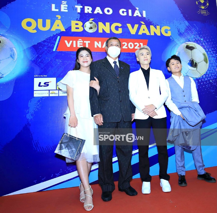 Cập nhật sự kiện Quả bóng vàng Việt Nam 2021: Thanh Nhã xinh đẹp rạng ngời, lộ diện top 3  - Ảnh 1.