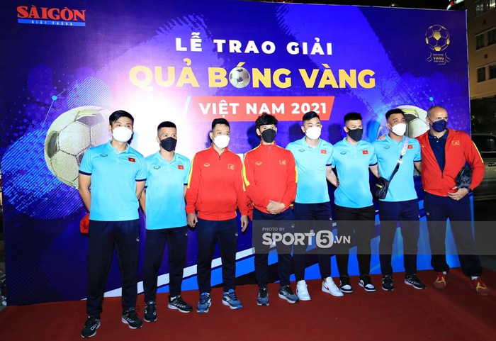 Cập nhật sự kiện Quả bóng vàng Việt Nam 2021: Hoàng Đức, Tiến Linh lịch lãm  - Ảnh 3.