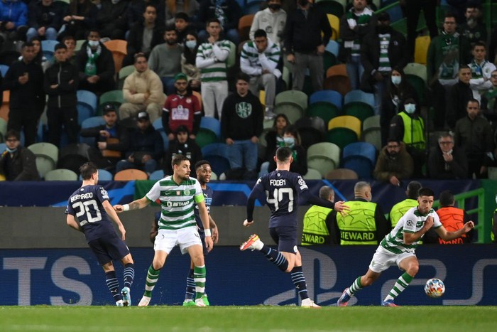 Hủy diệt Sporting, Man City đặt một chân vào tứ kết Champions League - Ảnh 4.