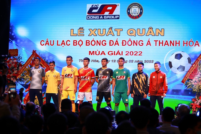 Những mẫu áo đấu mới của các CLB V.League ở mùa giải 2022: Hồng Lĩnh Hà Tĩnh &quot;lột xác&quot;, Đà Nẵng ít thay đổi  - Ảnh 4.