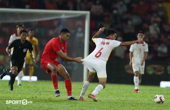 Cầu thủ HAGL ăn mừng đầy cảm xúc ở U23 Đông Nam Á, dành tặng bàn thắng cho người thân mới mất - Ảnh 5.
