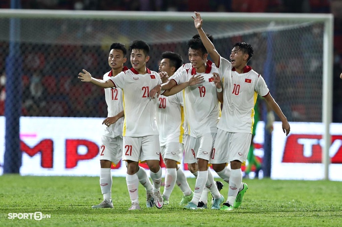 Trực tiếp U23 Việt Nam 3-0 U23 Singapore: 2 bàn chớp nhoáng đánh sập tâm lý đối thủ - Ảnh 5.