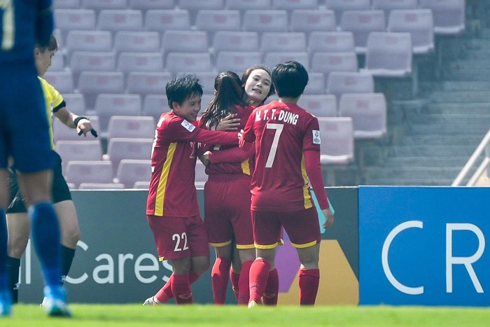 Đội tuyển nữ Việt Nam 2-0 Thái Lan, nắm lợi thế lớn giành vé đi VCK World Cup nữ 2023 - Ảnh 4.