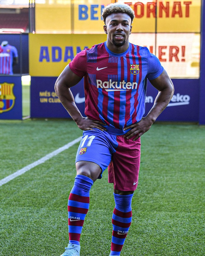 Adama Traore thể hiện cơ bắp cuồn cuộn trong lễ ra mắt Barcelona - Ảnh 4.