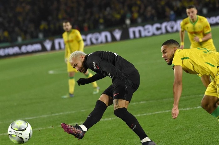 Neymar đá hỏng phạt đền, PSG thua tan nát tại Ligue 1 - Ảnh 6.