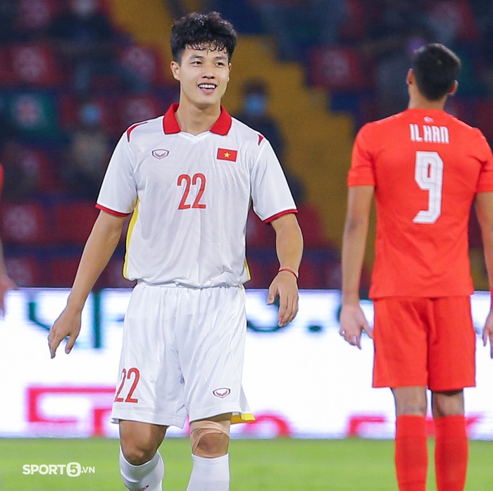 4 cầu thủ U23 Việt Nam có gương mặt điển trai khiến chị em điêu đứng - Ảnh 5.
