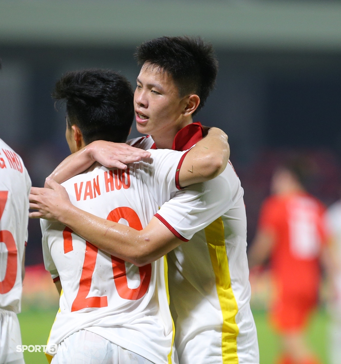 Phía sau màn ăn mừng đặc biệt của cầu thủ ấn định chiến thắng 7-0 cho U23 Việt Nam - Ảnh 3.
