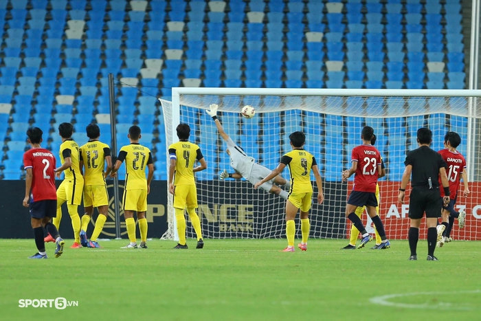 U23 Lào 1-0 U23 Malaysia: Siêu phẩm Buonkong - Ảnh 4.