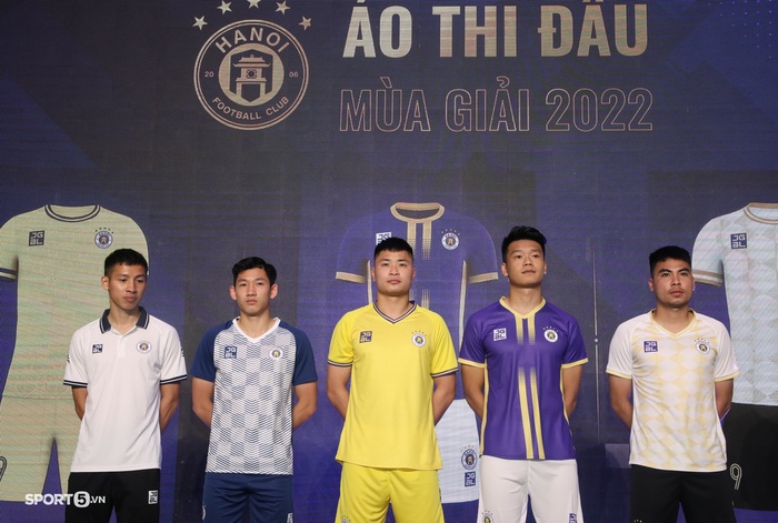Hà Nội FC, Viettel FC ra mắt mẫu áo đấu mới ở mùa giải 2022: - Ảnh 2.