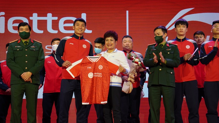 Hà Nội FC, Viettel FC công bố mẫu đấu mới bắt mắt ở mùa giải 2022 - Ảnh 4.