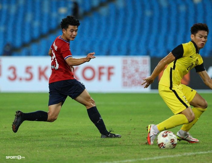 U23 Lào 1-0 U23 Malaysia: Siêu phẩm Buonkong - Ảnh 9.