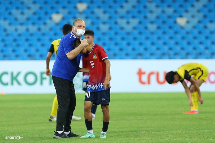 U23 Lào ăn mừng cực nhiệt sau chiến tích vào bán kết U23 Đông Nam Á 2022 - Ảnh 8.
