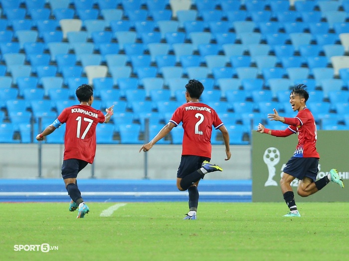 U23 Lào tiếp tục gây bão trước mãnh hổ Malaysia, sẵn sàng thách thức Việt Nam, Thái Lan ở bán kết - Ảnh 5.