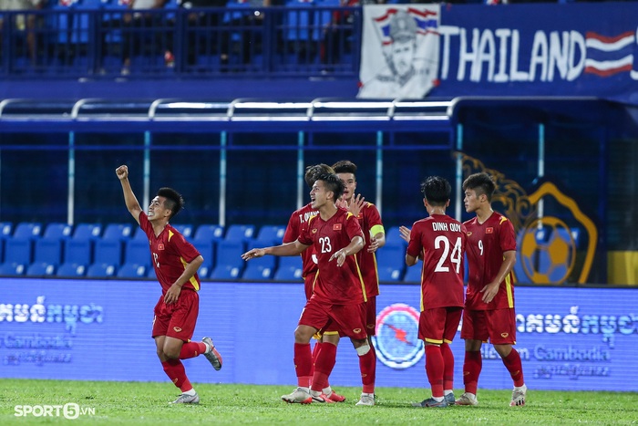 Thủ môn giúp U23 Việt Nam đánh bại U23 Thái Lan là ai? - Ảnh 5.