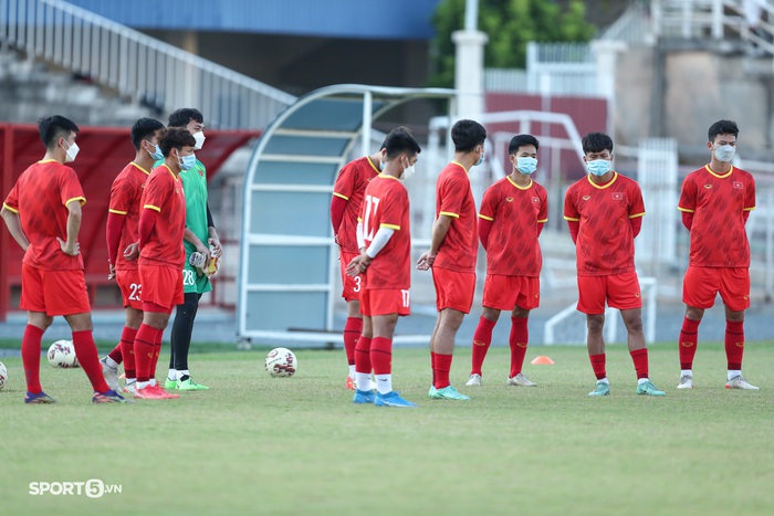 Nhiều tiền đạo U23 Việt Nam vắng mặt trong buổi tập trước trận bán kết - Ảnh 2.