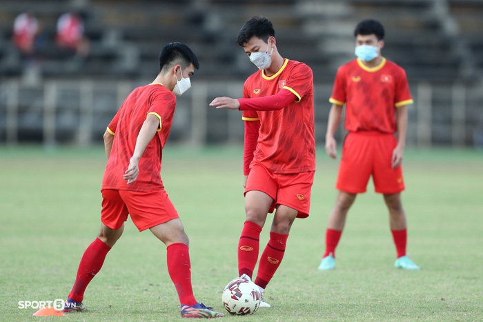 U23 Việt Nam chỉ còn tối đá 13 cầu thủ có thể sân - Ảnh 1.