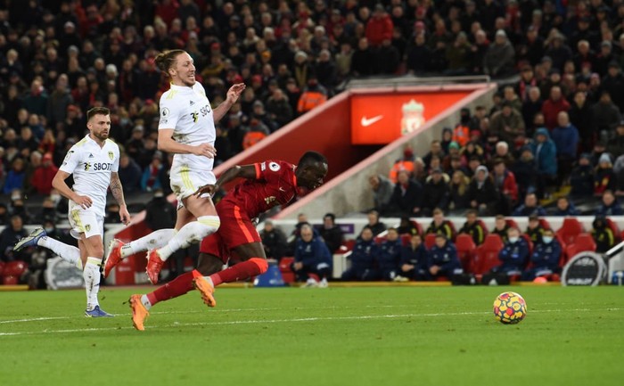 Thắng hủy diệt 6-0, Liverpool chỉ còn cách Man City 3 điểm trong cuộc đua vô địch Ngoại hạng Anh - Ảnh 7.