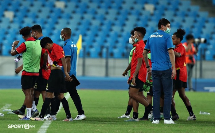 HLV U23 Timor Leste &quot;thương&quot; cầu thủ Việt Nam, tiếc vì tập kỹ đá phạt đền nhưng vẫn thua  - Ảnh 1.