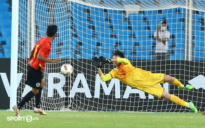 Chân dung thủ môn Tuấn Hưng cản phá penalty xuất sắc giúp U23 Việt Nam giành vé vào chung kết - Ảnh 1.